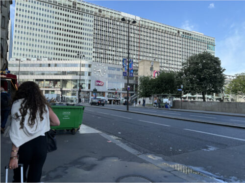 モンパルナス駅の外観の様子