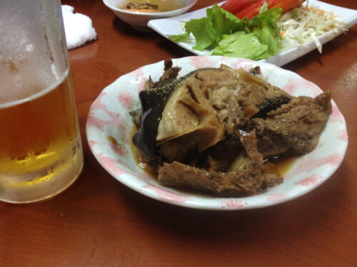 屋久島の居酒屋で食べた魚の煮物の一品の写真