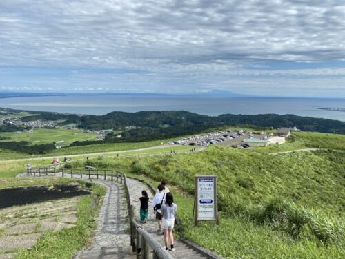 寒風山から見下ろした秋田の大地と日本海