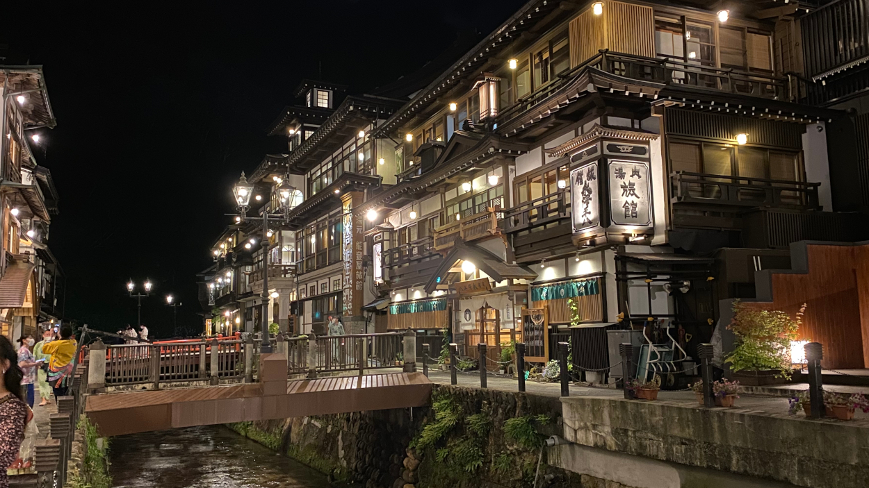 夜の銀山温泉