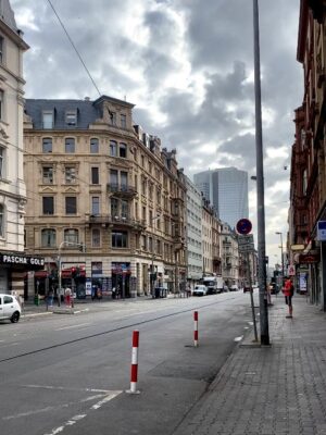 フランクフルト中央駅周辺の街並み