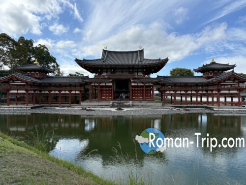 平等院鳳凰堂の正面から全景