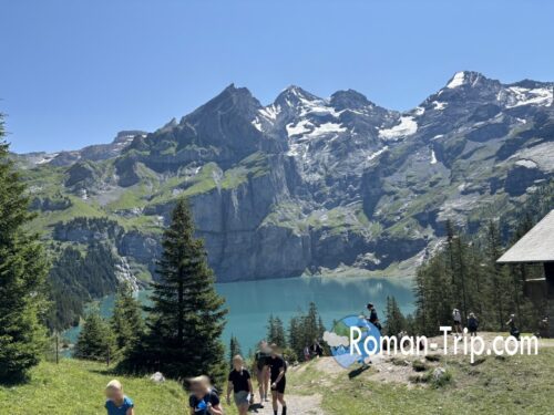 スイスの美しい湖と山の景色