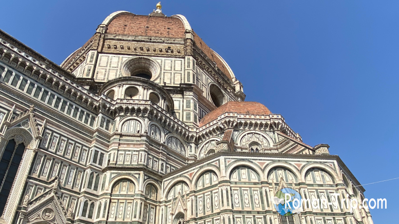フィレンツェ日帰りひとり旅で訪れたシンボル的存在のドゥオーモ。圧巻の存在感に感動。/ The iconic Duomo visited during a solo day trip to Florence — an awe-inspiring architectural masterpiece.